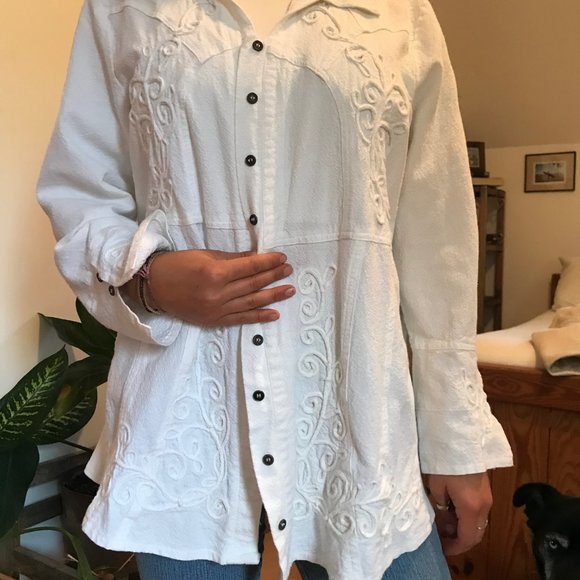 Button up Blouse with Embroidery - Picture 6 of 6